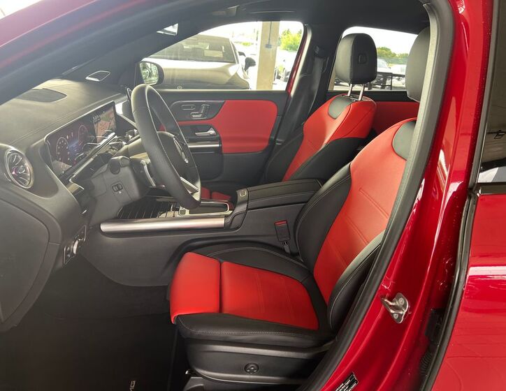 Mercedes-Benz GLA 10