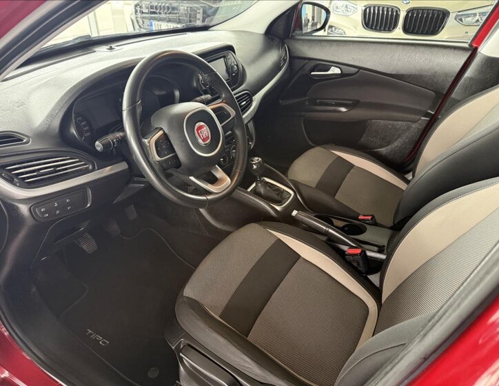 Fiat Tipo Sedan / Limuzína 1,4 l 70 kw