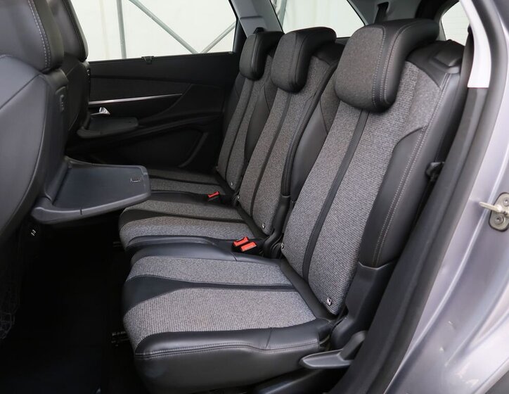 Peugeot 5008 SUV / Terénní 1,2 l 96 kw