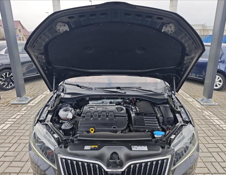 Škoda Superb Sedan / Limuzína 2,0 l 110 kw