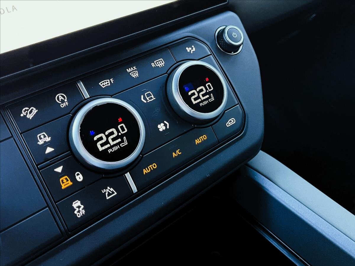 Land Rover Defender SUV / Terénní 3,0 l 183 kw