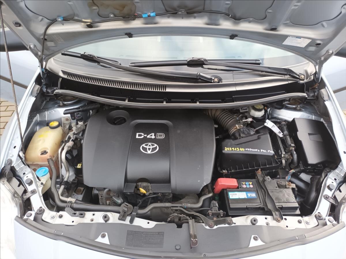 Toyota Auris Hatchback 1,4 l 66 kw