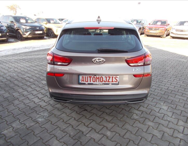 Hyundai i30 Kombi 998,0 88 kw