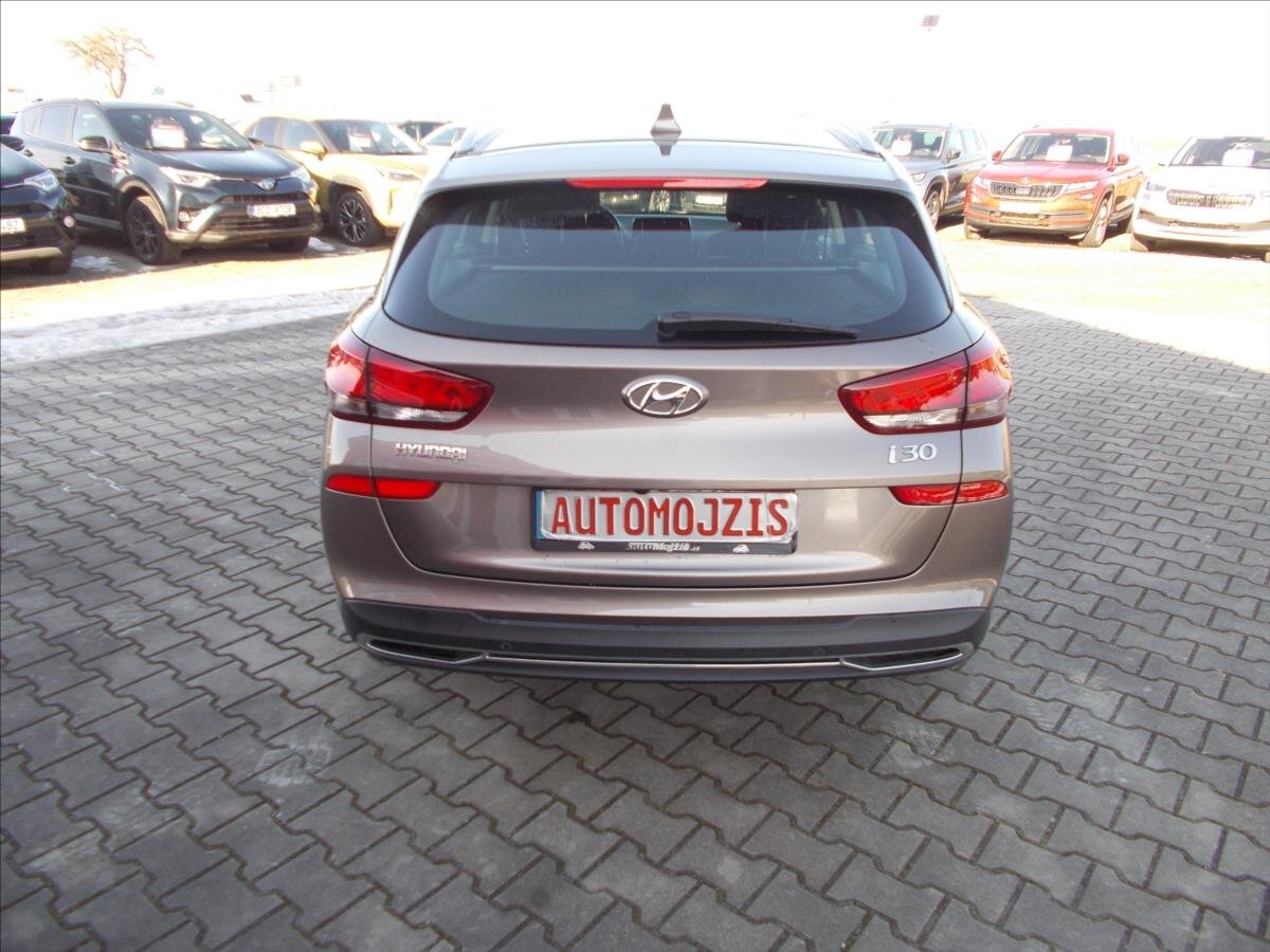 Hyundai i30 Kombi 998,0 88 kw