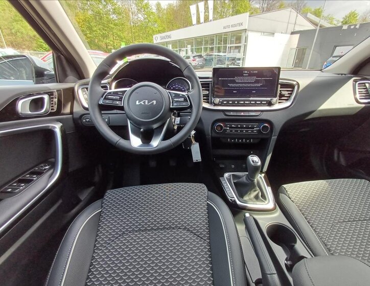 KIA XCeed 13
