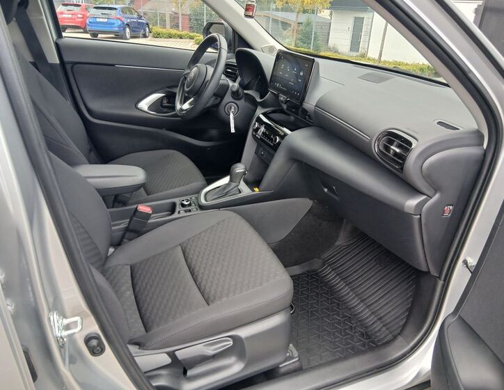 Toyota Yaris Cross 15