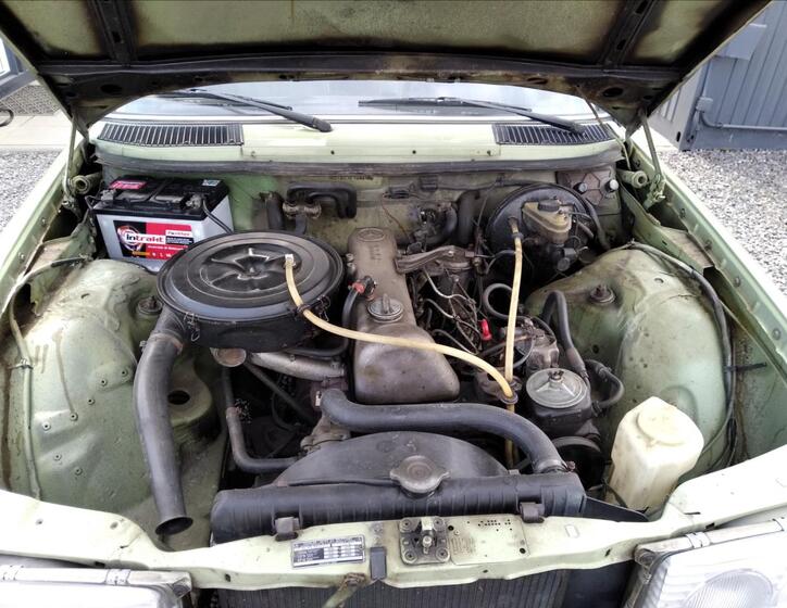 Mercedes-Benz 200 13