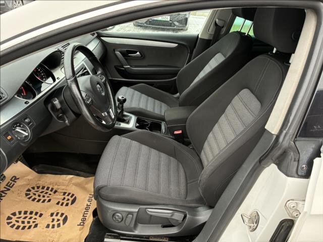 Volkswagen Passat CC Sedan 1,8 l 118 kw