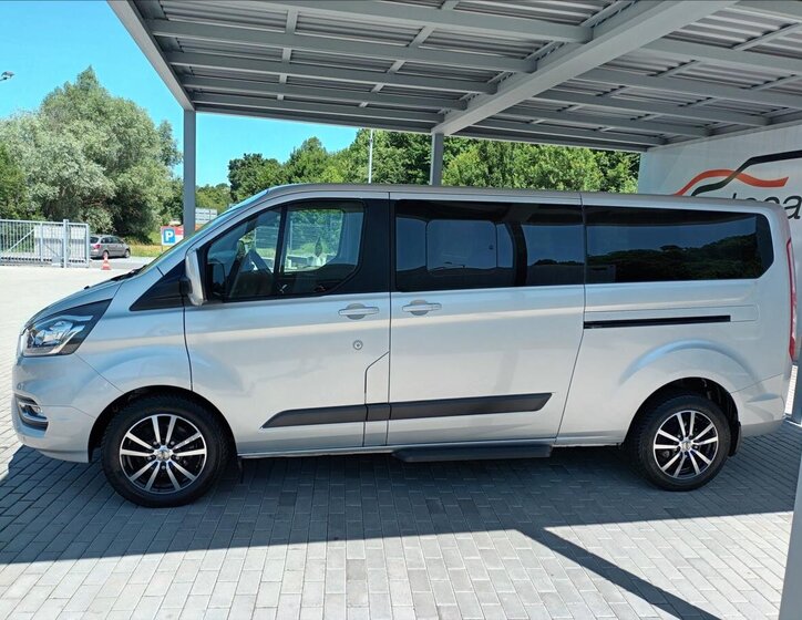 Ford Tourneo Custom VAN / Minibus 2,0 l 96 kw