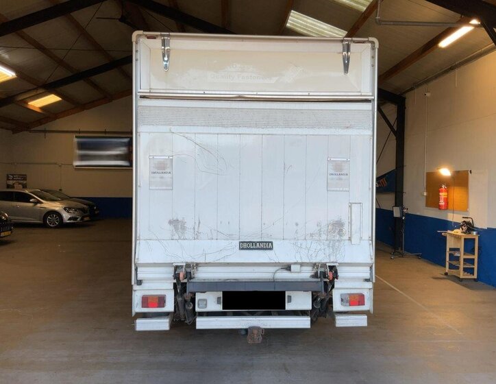 Volkswagen Crafter Skříň 2,5 l 120 kw