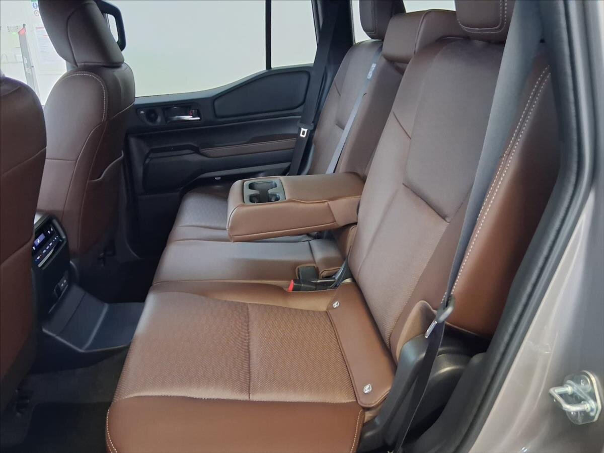 Toyota Land Cruiser SUV 2,8 l 151 kw