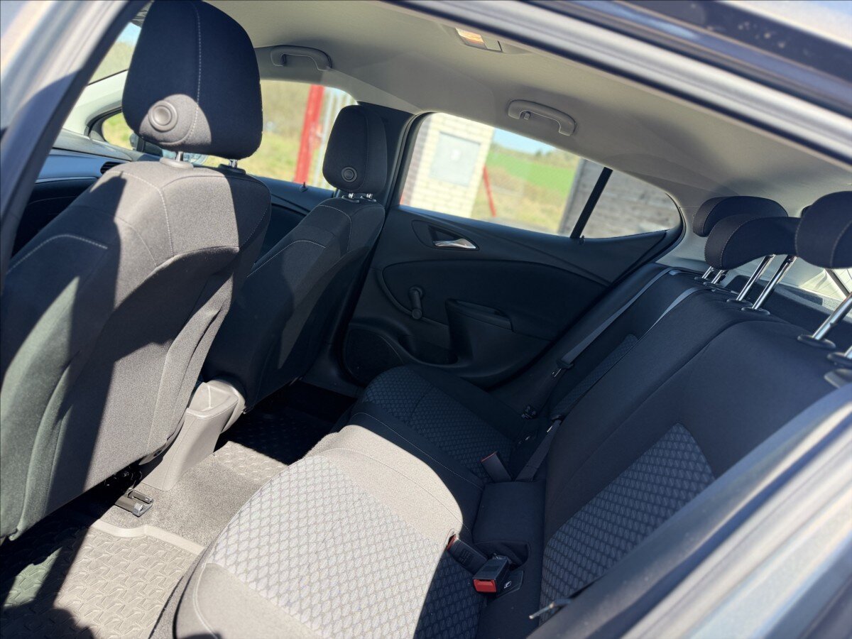 Opel Astra Hatchback 999,0 77 kw