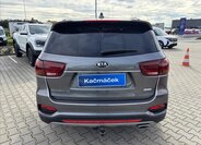 KIA Sorento 4