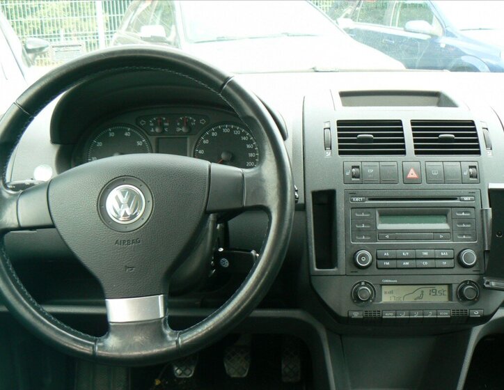 Volkswagen Polo 13