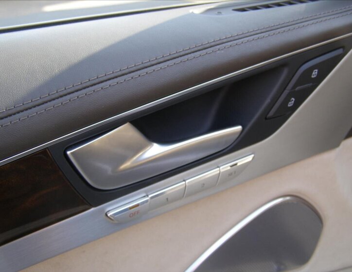 Audi A8 16