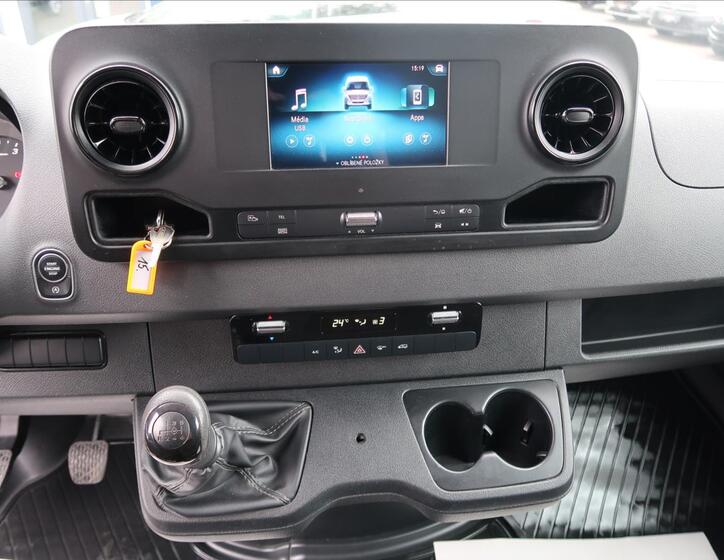 Mercedes-Benz Sprinter 14