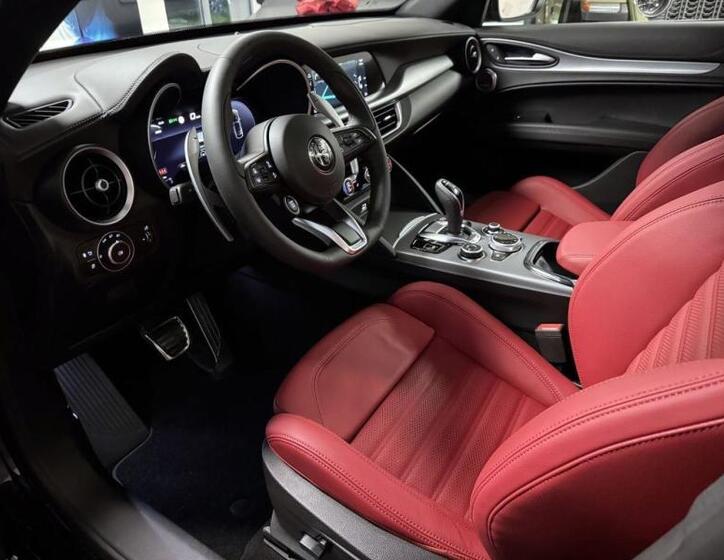 Alfa Romeo Stelvio 6