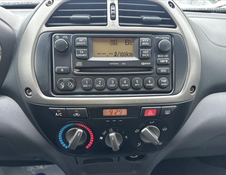 Toyota RAV4 SUV / Terénní 2,0 l 110 kw