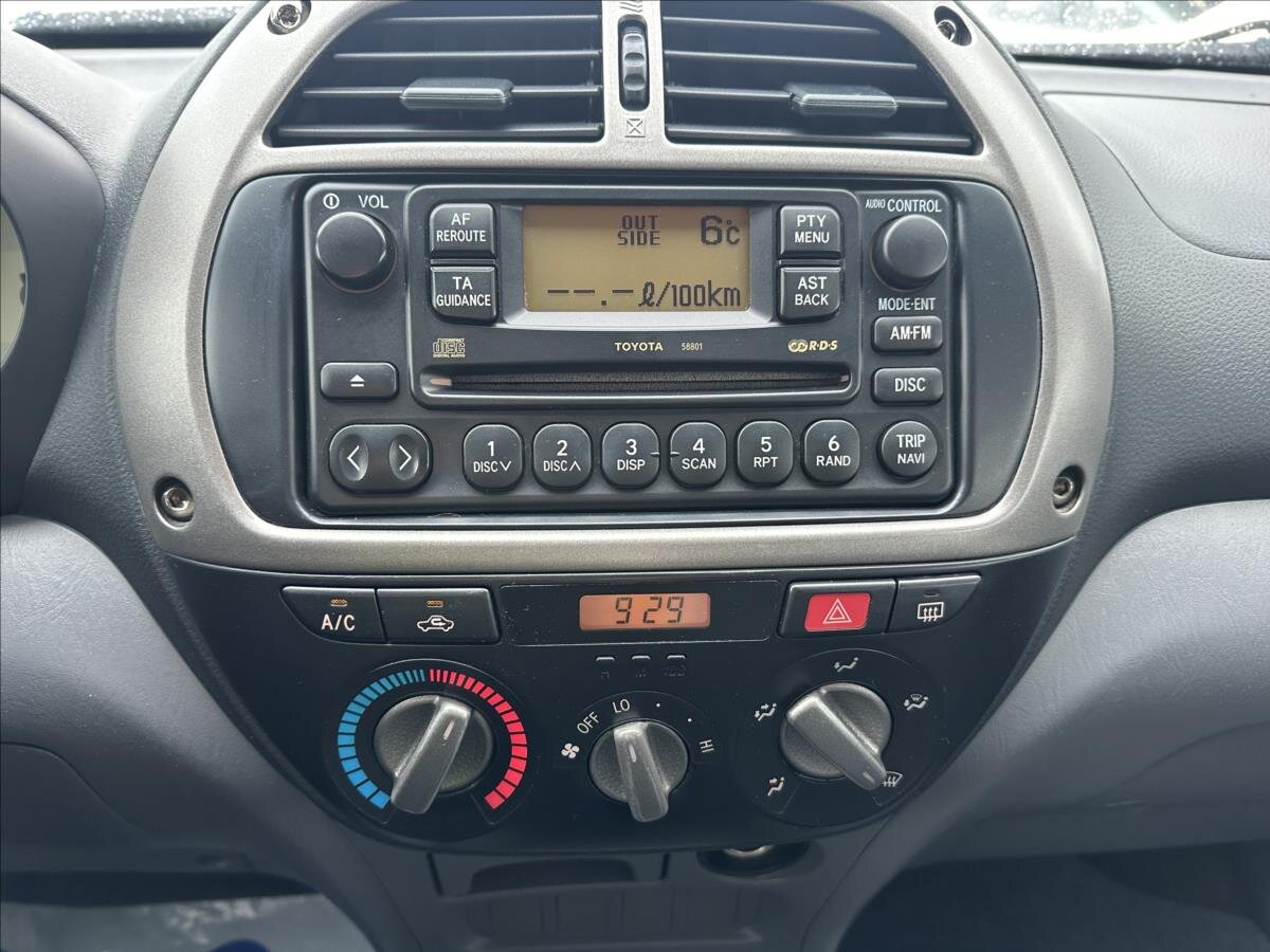 Toyota RAV4 SUV / Terénní 2,0 l 110 kw