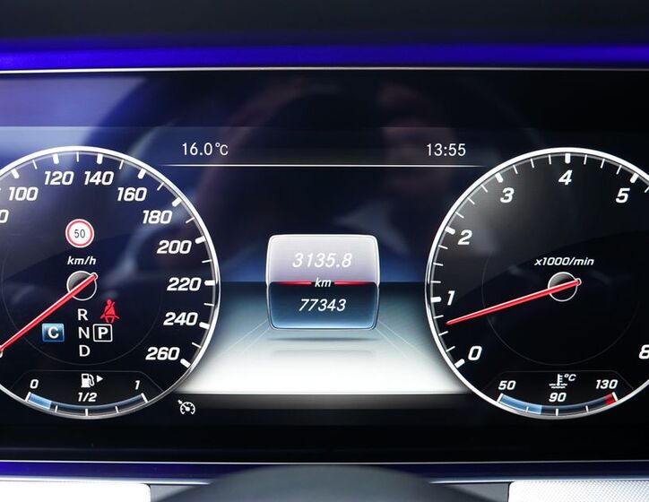 Mercedes-Benz Třídy E 28