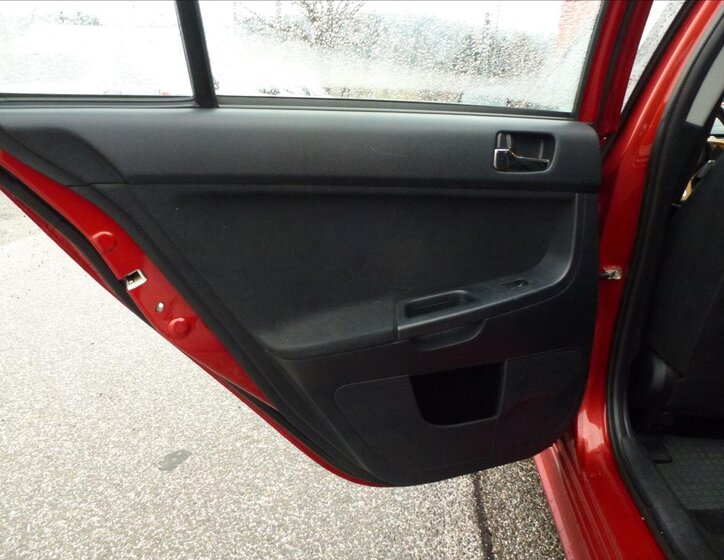 Mitsubishi Lancer Hatchback 2,0 l 217 kw