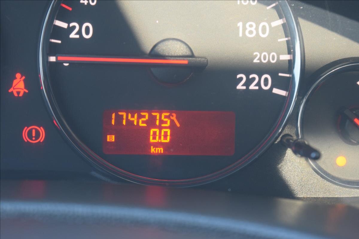 Nissan Navara Pick-up 3,0 l 170 kw