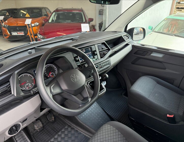 Volkswagen Transporter 9