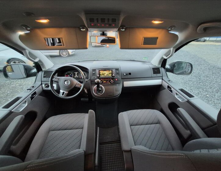Volkswagen Multivan 22