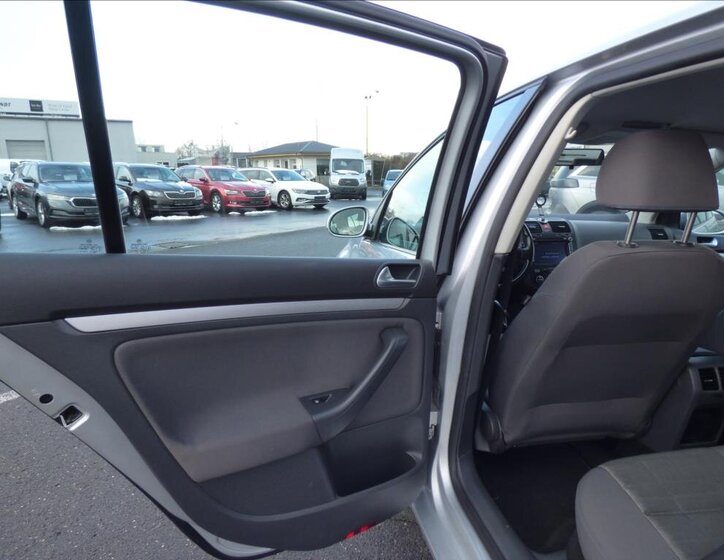 Volkswagen Golf Hatchback 1,6 l 75 kw