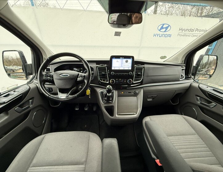 Ford Tourneo Custom MPV 2,0 l 125 kw
