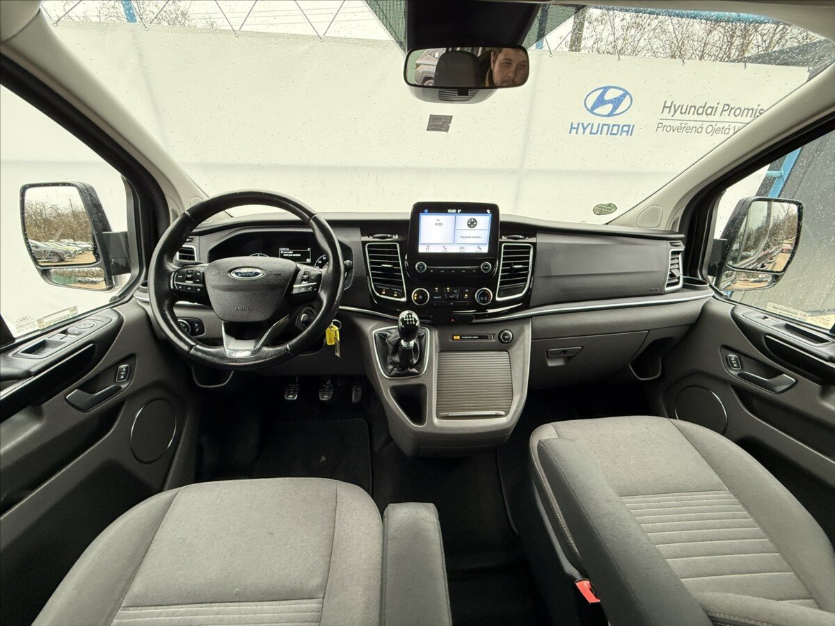Ford Tourneo Custom MPV 2,0 l 125 kw
