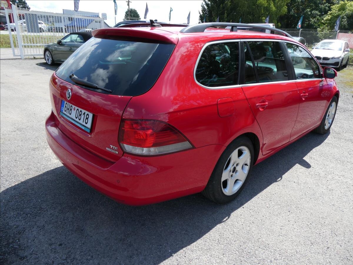 Volkswagen Golf Kombi 1,6 l 77 kw