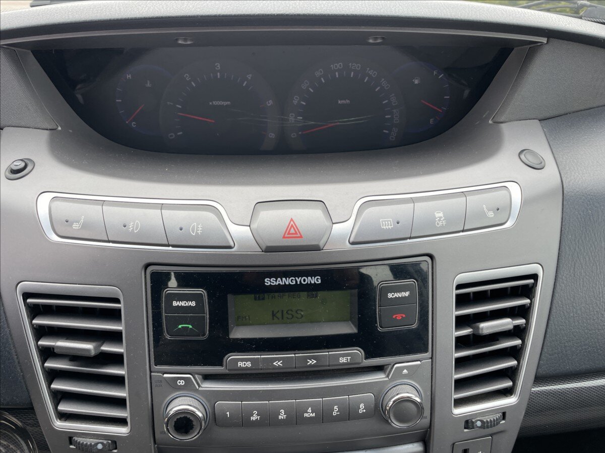 SsangYong Rodius SUV / Terénní 2,0 l 114 kw