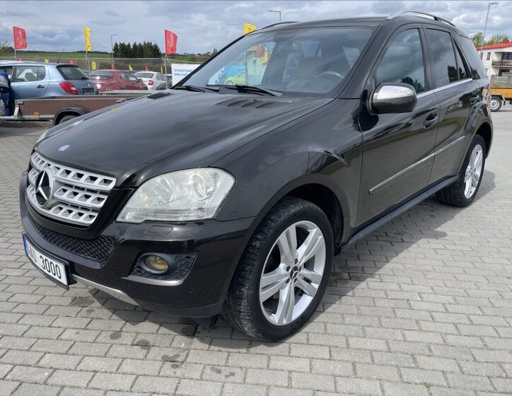 Mercedes-Benz Třídy M SUV / Terénní 3,0 l 165 kw
