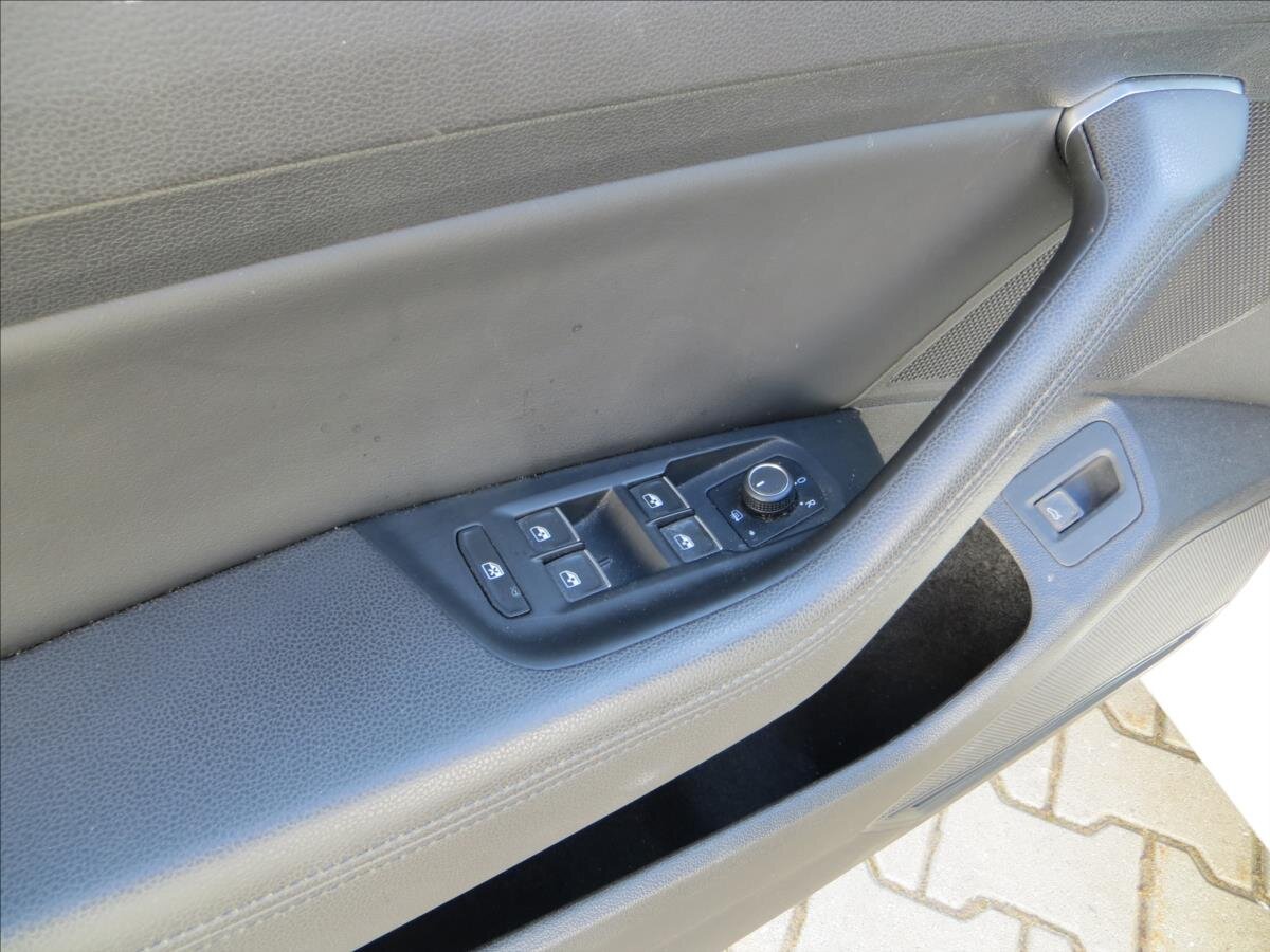 Volkswagen Passat Kombi 2,0 l 140 kw