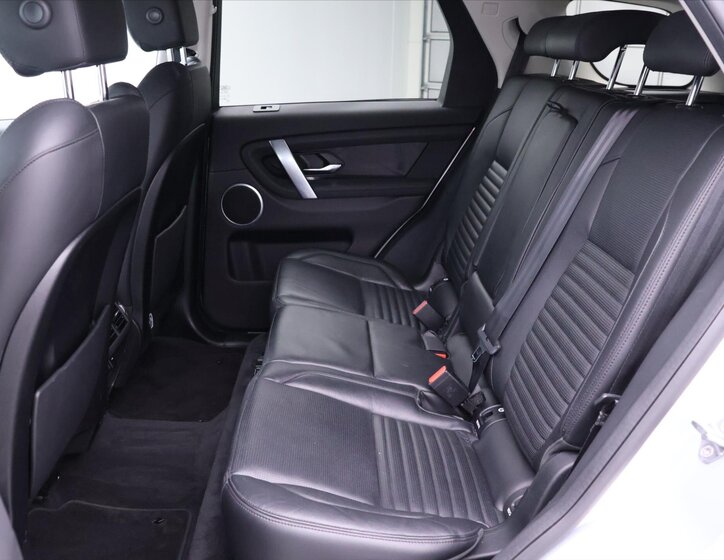 Land Rover Discovery Sport SUV / Terénní 2,0 l 110 kw