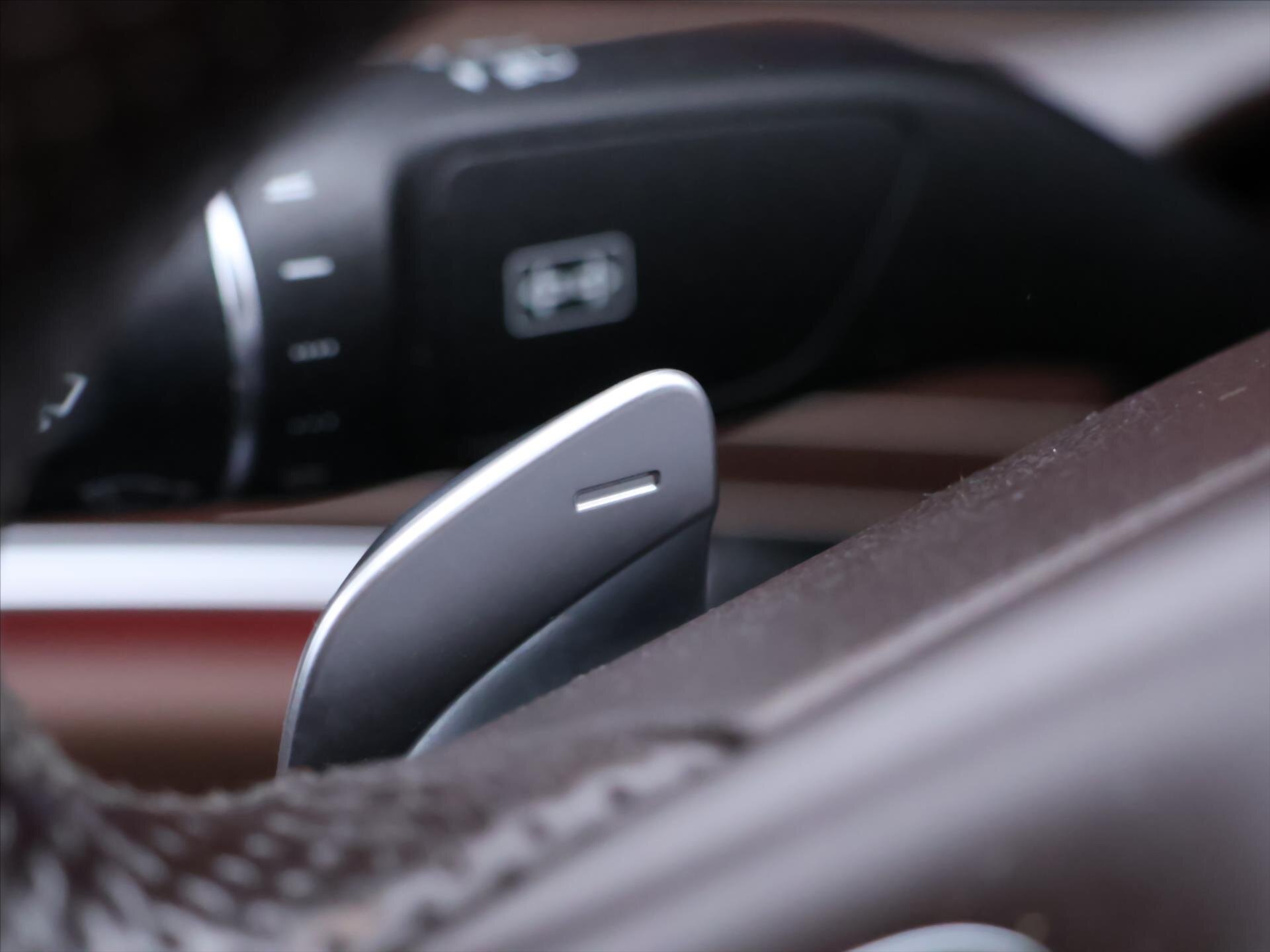 Mercedes-Benz Třídy E Sedan / Limuzína 2,0 l 135 kw