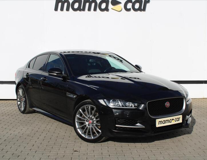 Jaguar XE 1