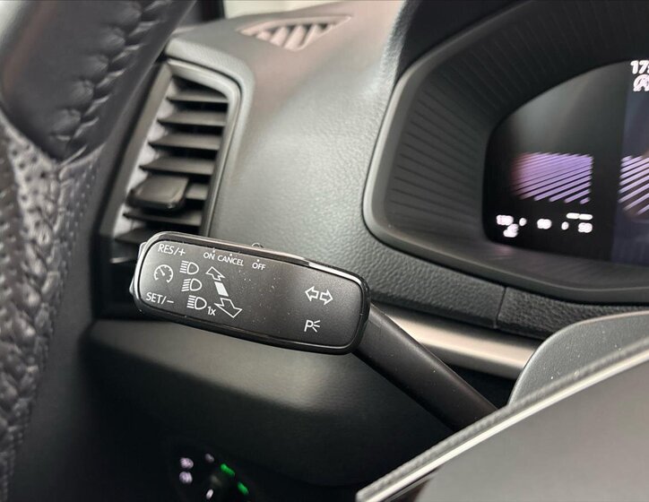 Škoda Karoq SUV / Terénní 1,5 l 110 kw