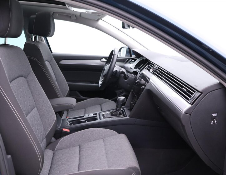 Volkswagen Passat 12