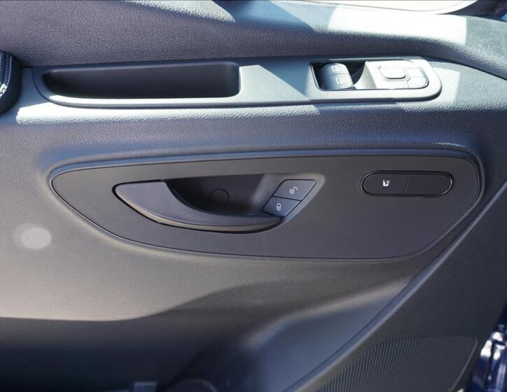 Mercedes-Benz Sprinter 12