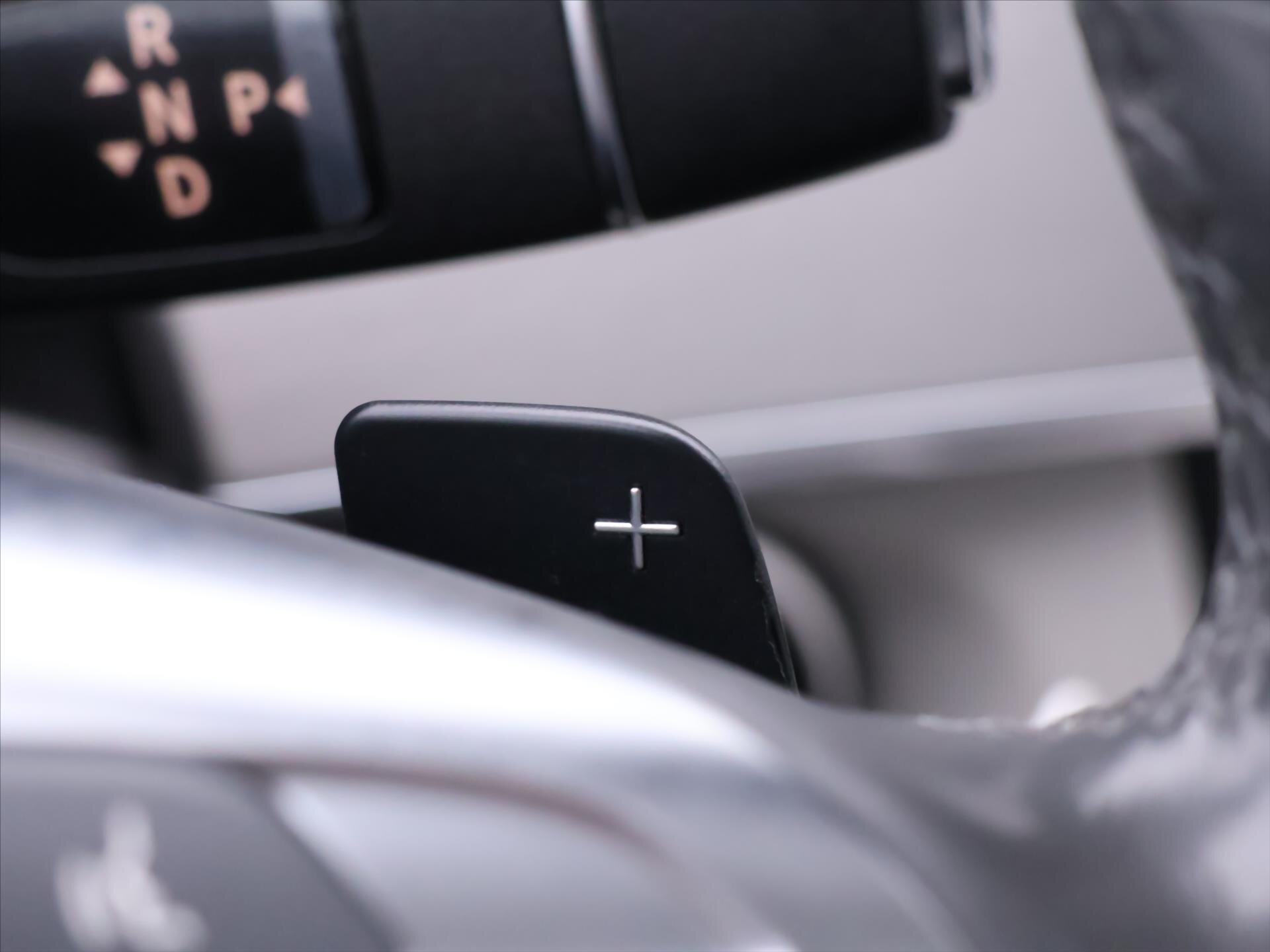 Mercedes-Benz Třídy E Sedan / Limuzína 3,5 l 245 kw