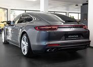Porsche Panamera 4