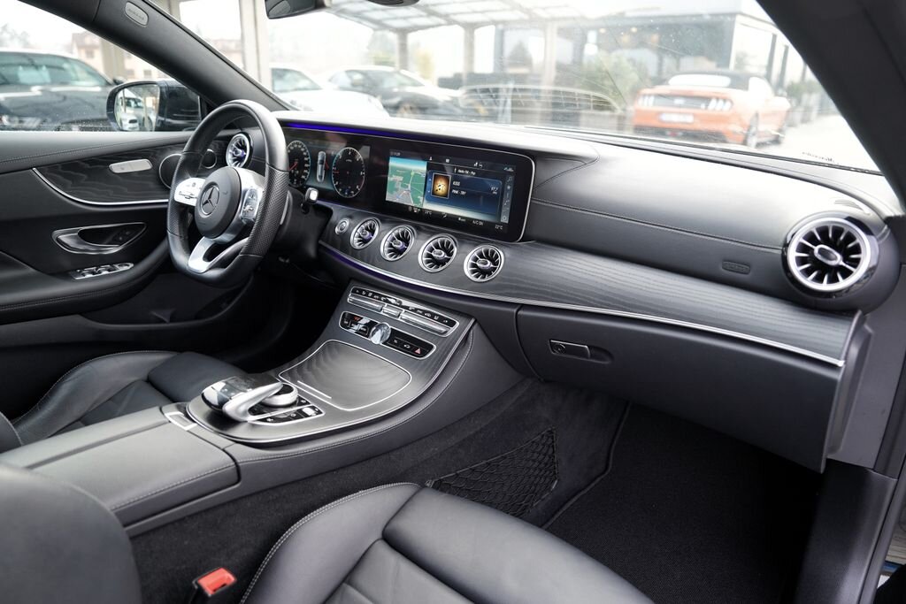 Mercedes-Benz Třídy E Kupé 2,0 l 180 kw