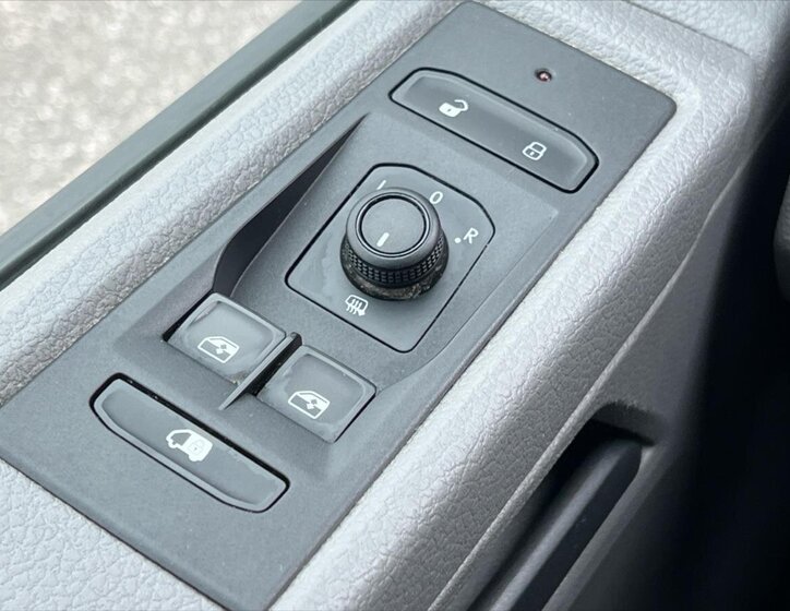 Volkswagen Transporter Skříň 2,0 l 110 kw