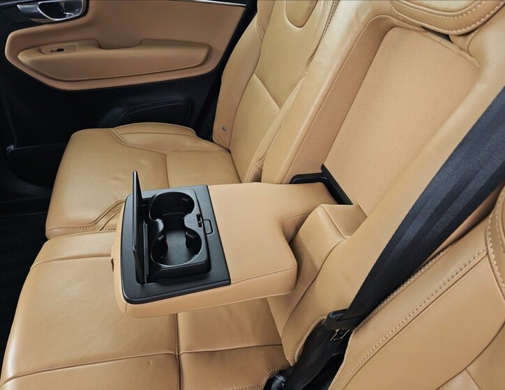 Volvo XC90 29