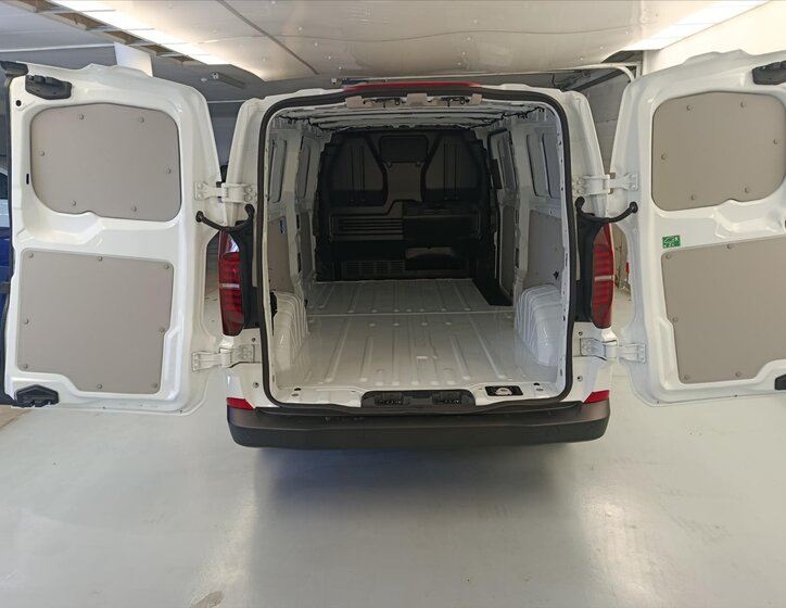 Volkswagen Transporter Skříň 2,0 l 110 kw