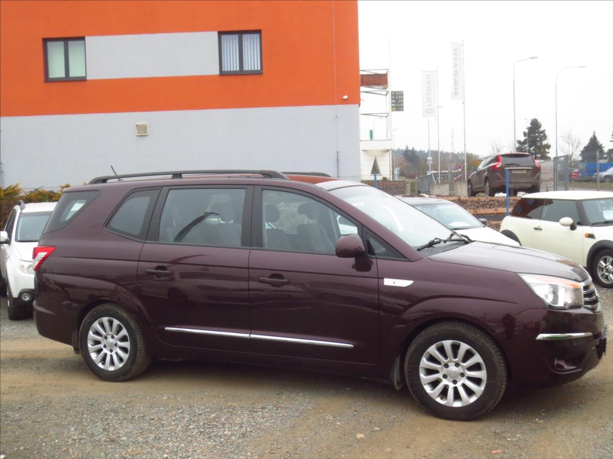 SsangYong Rodius VAN-Minibus 2,0 l 114 kw