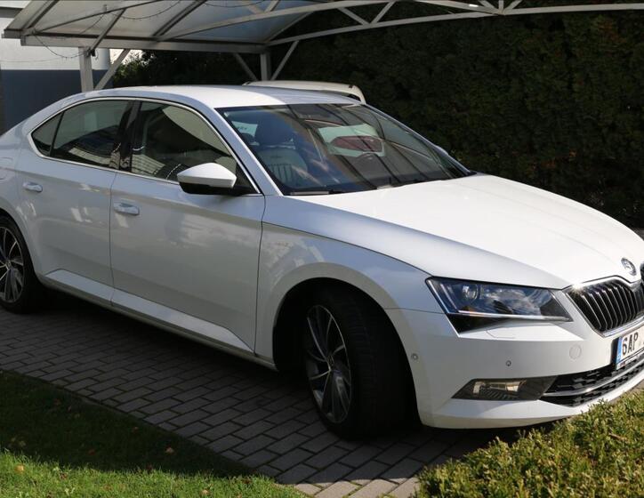 Škoda Superb 9