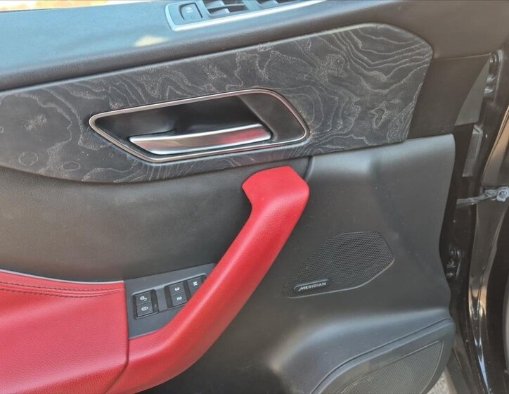 Jaguar F-Pace SUV 3,0 l 221 kw